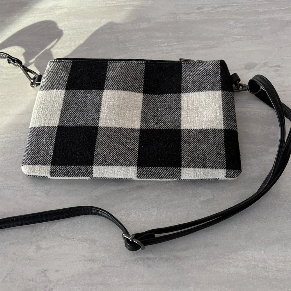 Crossbody - Picture 2 of 6